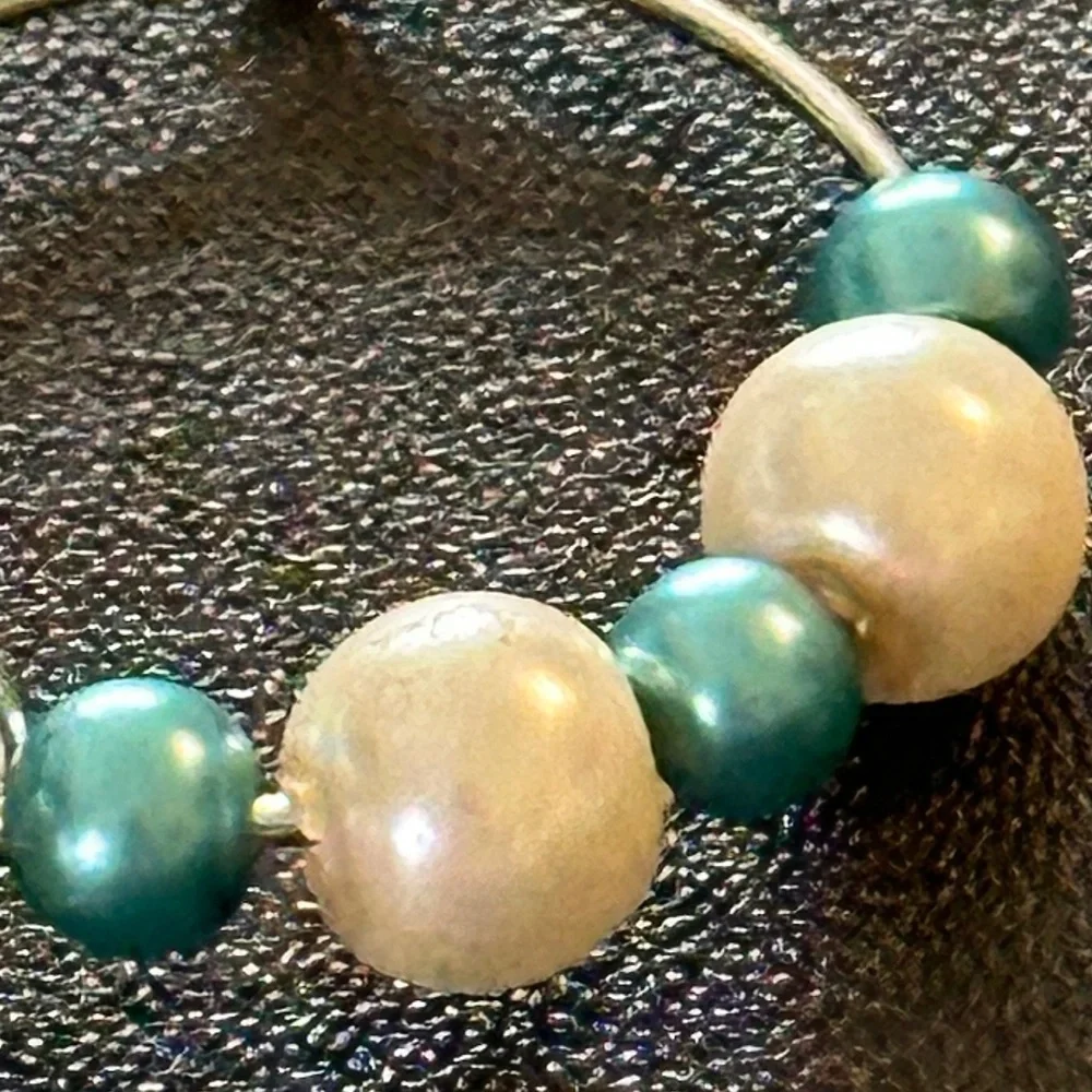 Wine glass tag stainless steel hoop turquoise/white beads Masquerade mask